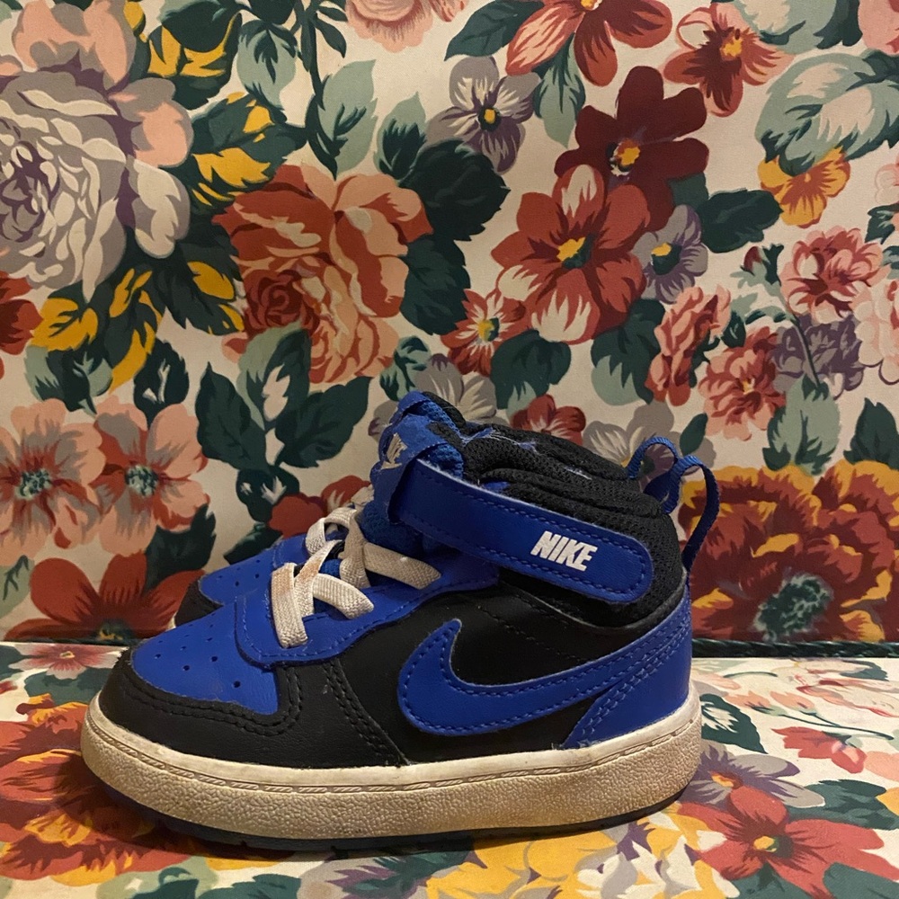 Nike Blue and Black Court Borough Mid 2 size 6c toddler shoes